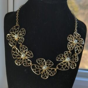 Vintage Daisy Flower gold tone faux pearl statement necklace bold beautiful